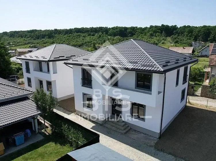 Casă individuală cu 6 camere cu Canalizare în Ultracentral