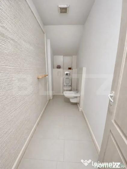 Spațiu comercial, de 1,000 mp, în Central