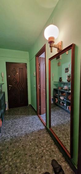 Apartament cu 4 camere decomandat în Mircea cel Bătrân