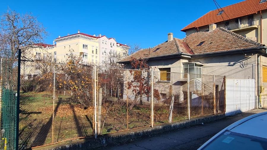 Casă individuală cu 3 camere cu Teren 821 Mp în Spitalul Județean