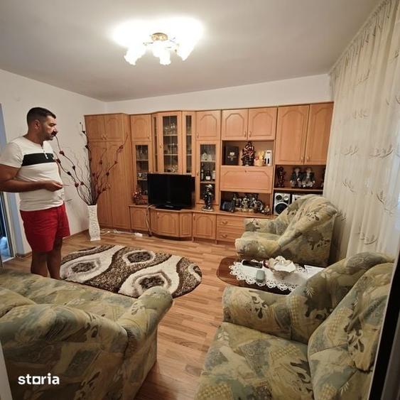 Apartament cu 3 camere semidecomandat în Central