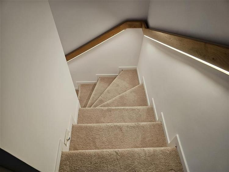 Apartament cu 3 camere semidecomandat, mobilat în Gheorgheni