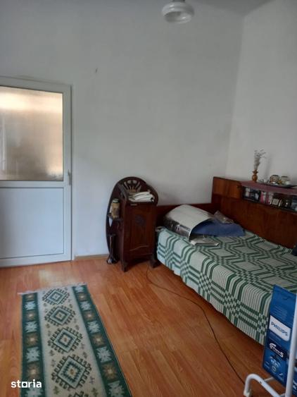 Casă cu 3 camere cu Teren 60 Mp în Calea București