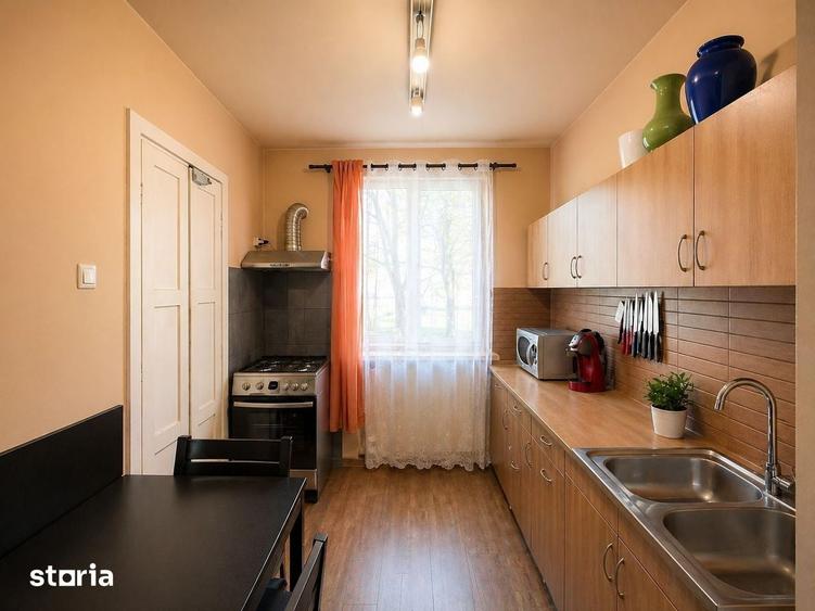 Apartament cu 3 camere decomandat în Iorga