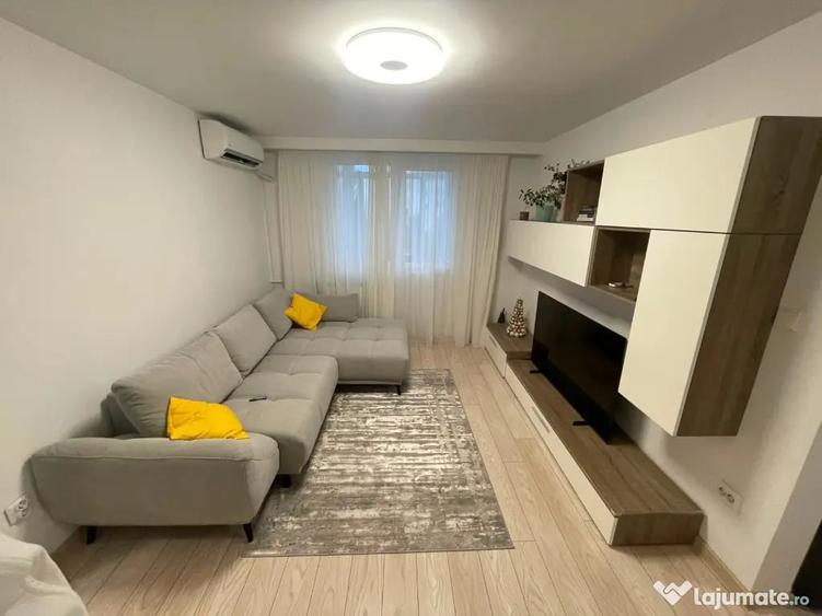 Apartament cu 3 camere semidecomandat în Giurgiului