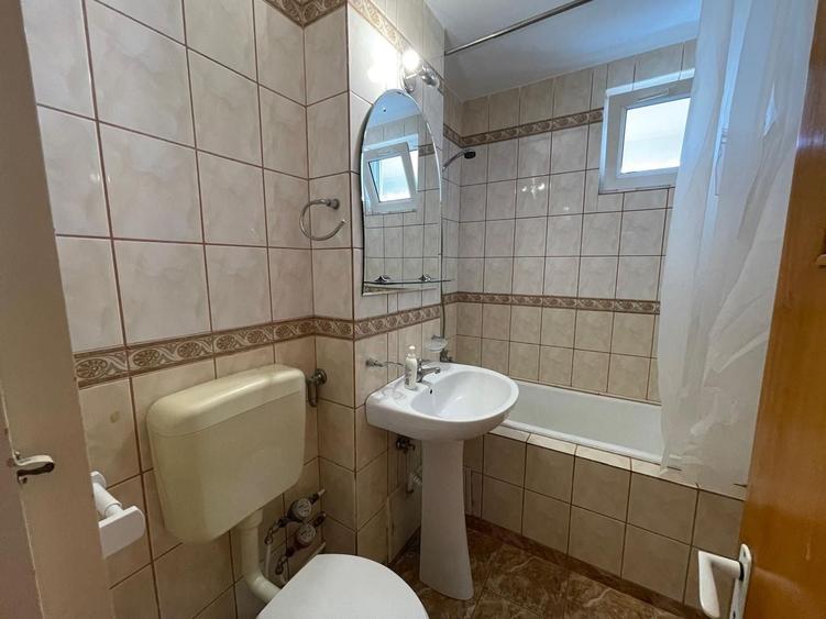 Apartament cu 2 camere semidecomandat, mobilat în Berceni