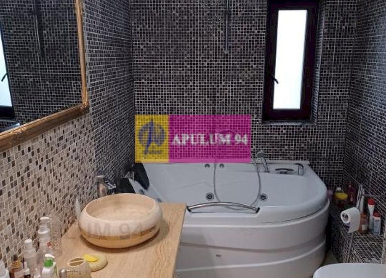 Casă individuală cu 4 camere decomandat cu Canalizare în Săbăreni