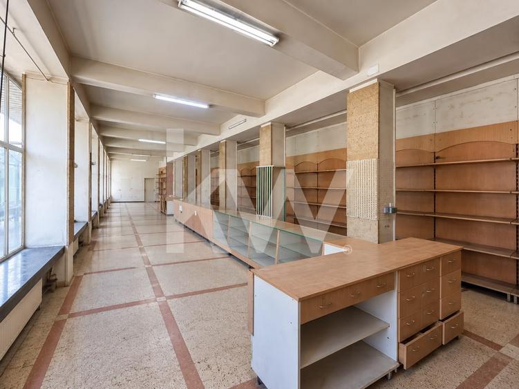 Spațiu comercial, de 230 mp, în Tractorul
