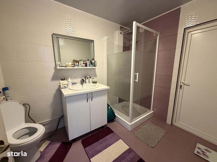 Casă cu 4 camere cu Teren 1175 Mp în Central