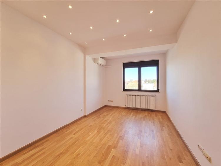 Unfurnished 3-Bedroom Apartment | Arch of Triumph - Kiseleff | Garage & Storage - 8