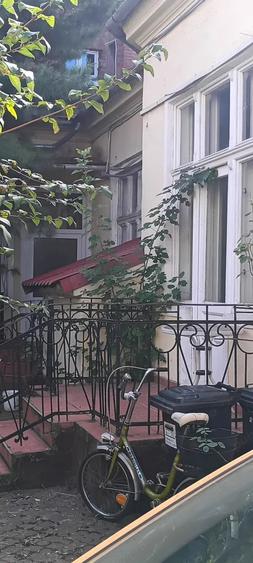 Casă cu 6 camere cu Teren 2883 Mp în Ultracentral