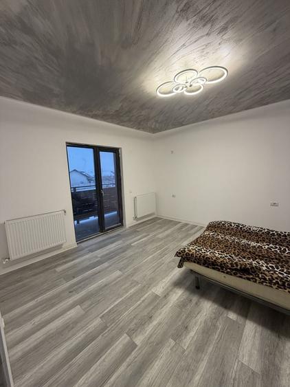Casă cu 3 camere în Malu Mare