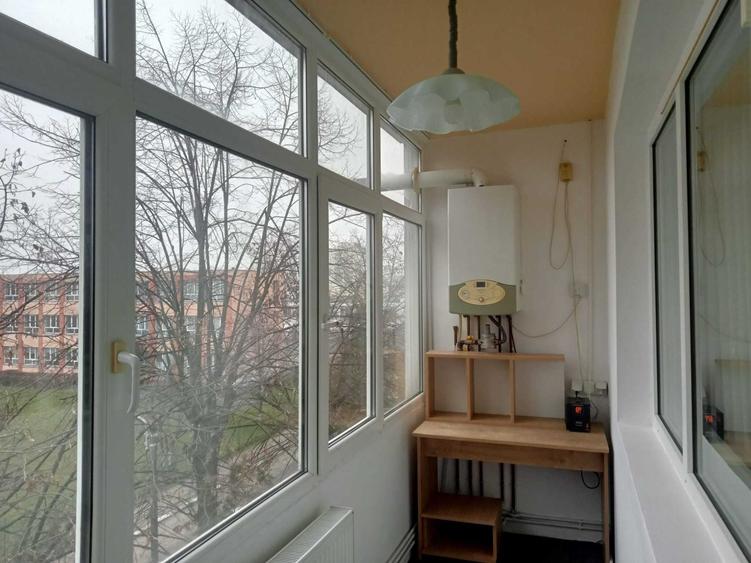 Apartament cu 3 camere decomandat în Vest