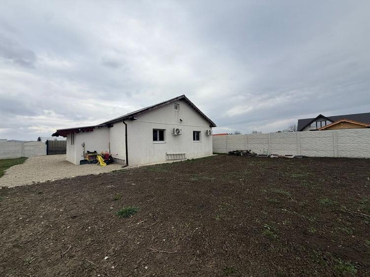 Casă cu 3 camere cu Teren 750 Mp în Bod