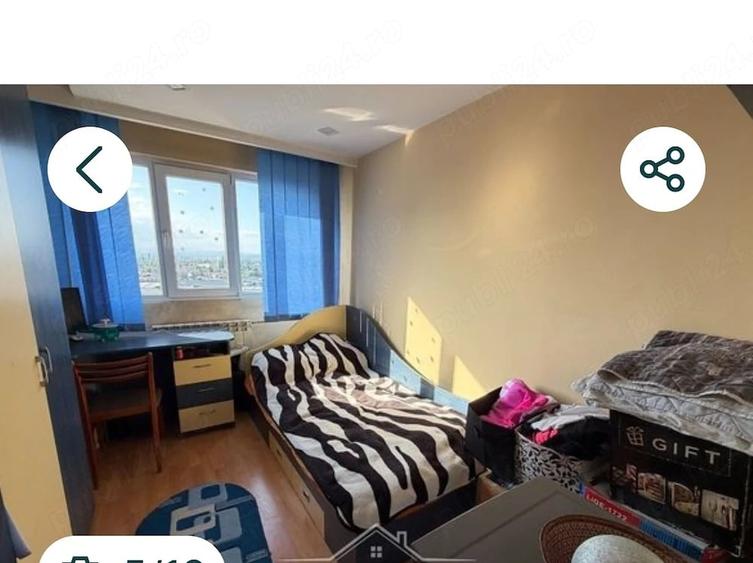 Apartament cu 3 camere decomandat în Exterior Vest