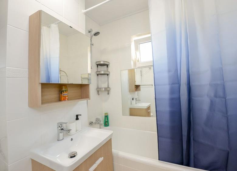 Apartament cu 2 camere semidecomandat în Tineretului