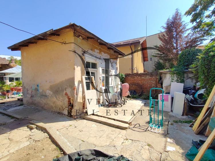 Teren Construcții intravilan de 985 mp, în Moșilor