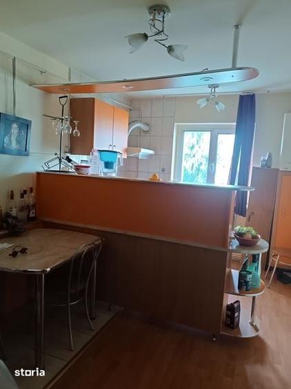 Apartament cu 3 camere decomandat în Între Lacuri