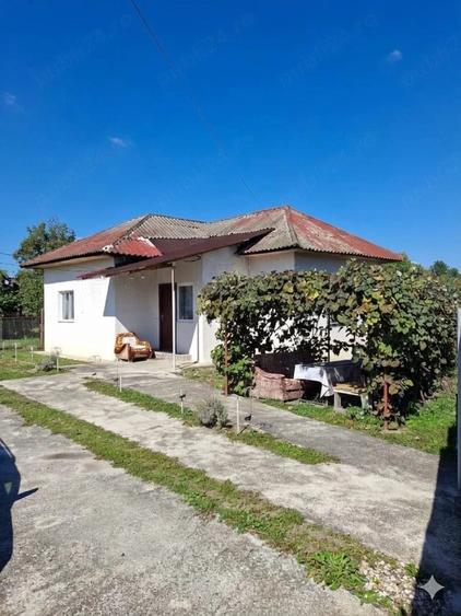 Casă cu 2 camere cu Teren 6243 Mp în Cuca