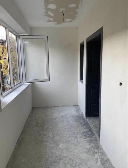 Casă cu 4 camere în Vadu Crișului