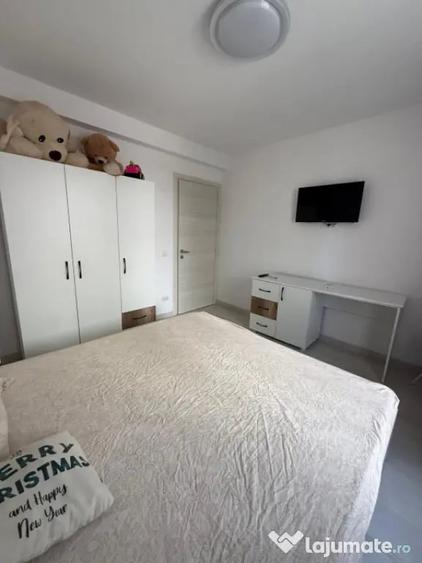 Apartament cu 2 camere decomandat, mobilat în Malu Mare