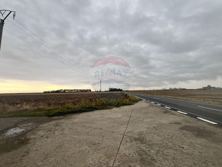 Teren agricol extravilan de 27882 mp, în Exterior Est