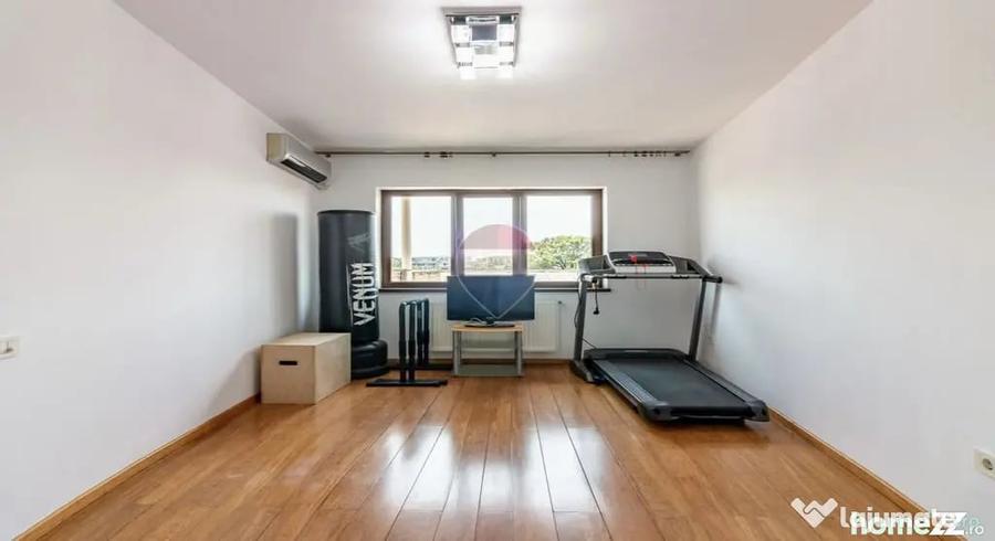 Apartament cu 4 camere decomandat în Unirii