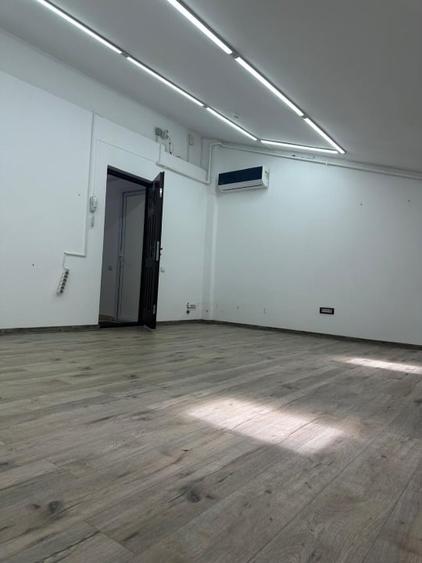 Birou, de 22 mp, în Tei