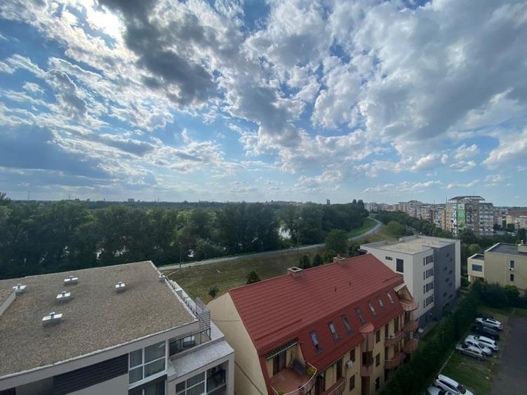 Apartament cu 3 camere decomandat, mobilat în Micălaca