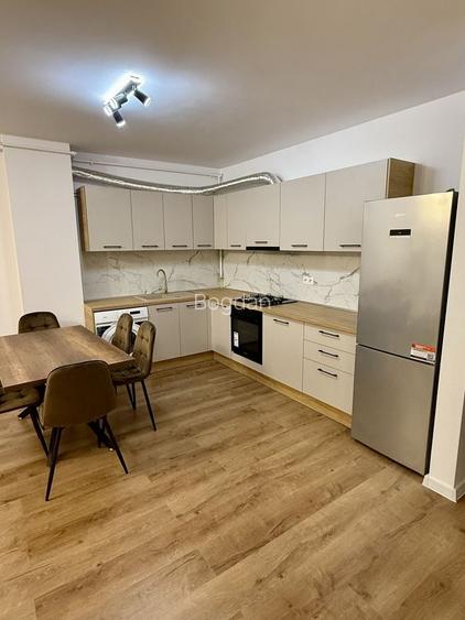 Inchiriez apartament Eroilor floresti