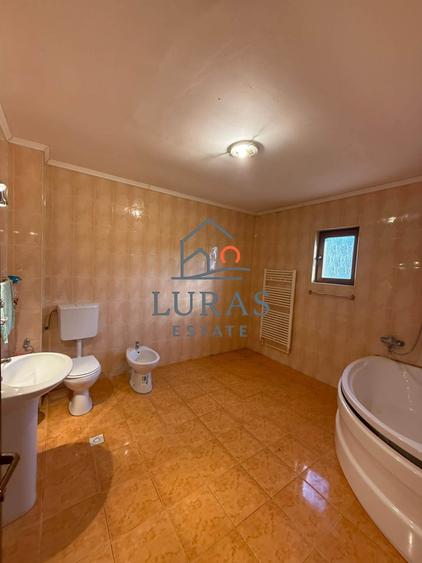 Casă individuală cu 4 camere cu Canalizare în Valu lui Traian