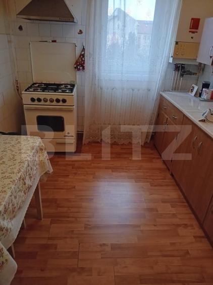 Apartament cu 3 camere decomandat, mobilat în Orăștie
