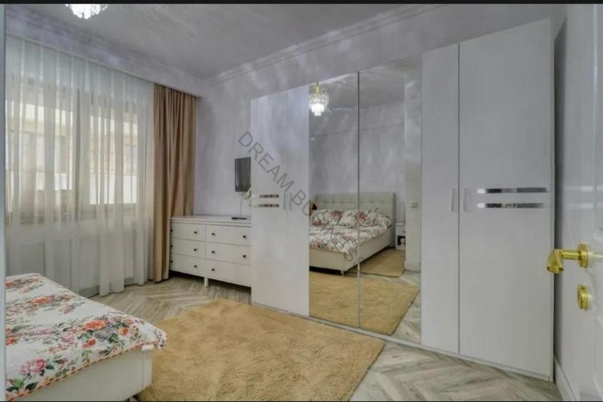 Apartament cu 4 camere decomandat în Bucureștii Noi