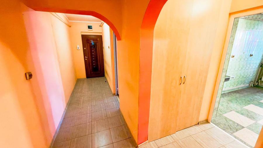 Apartament cu 2 camere decomandat în