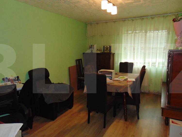 Apartament cu 4 camere decomandat, mobilat în Tineretului