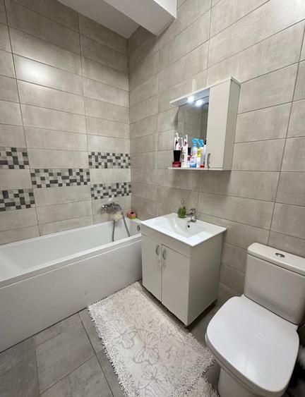 Apartament cu 2 camere decomandat, mobilat în Splaiul Unirii