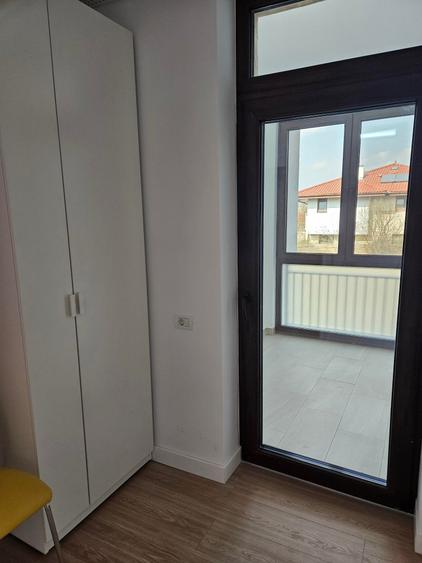 Apartament cu 3 camere semidecomandat în Bucureștii Noi