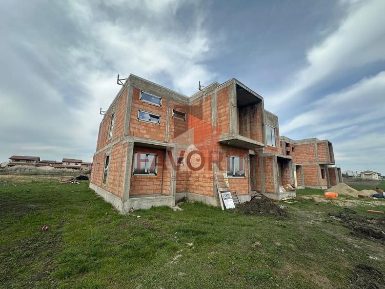 Apartament cu 3 camere decomandat în Săcălaz