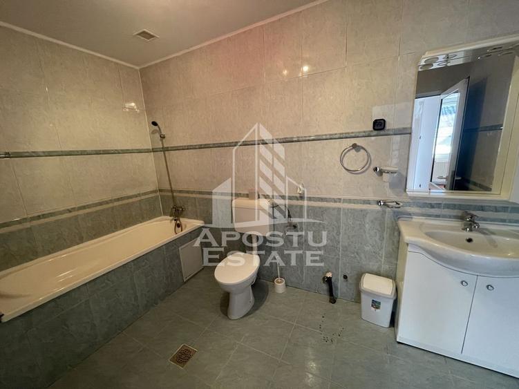Spațiu comercial, de 150 mp, în P-ța Maria