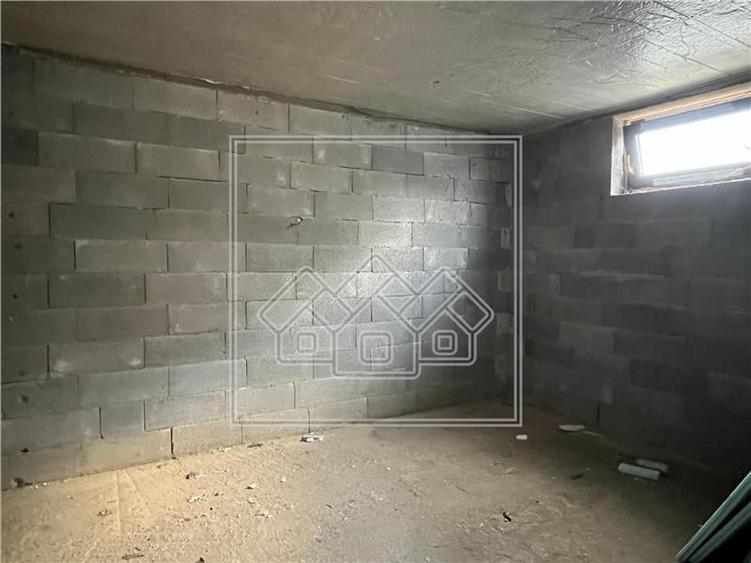 Casă individuală cu 4 camere cu Teren 810 Mp în Daia