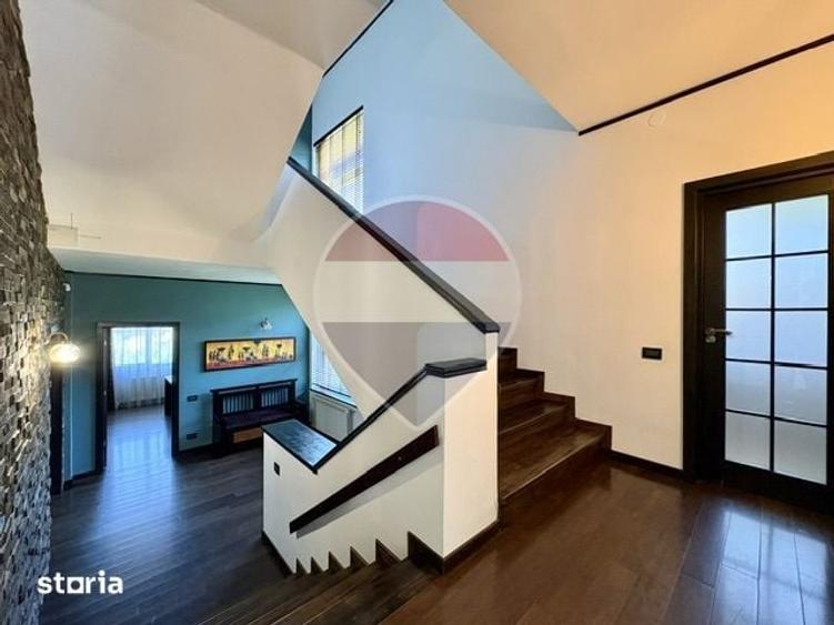 Casă cu 6 camere cu Teren 1010 Mp în Dârste
