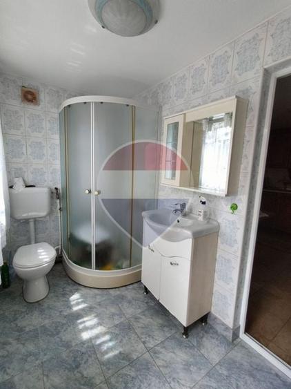 Casă individuală cu 5 camere cu Teren 550 Mp în Tărtășești