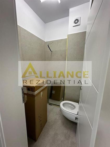 Apartament cu 3 camere decomandat în Central — fotografia 1