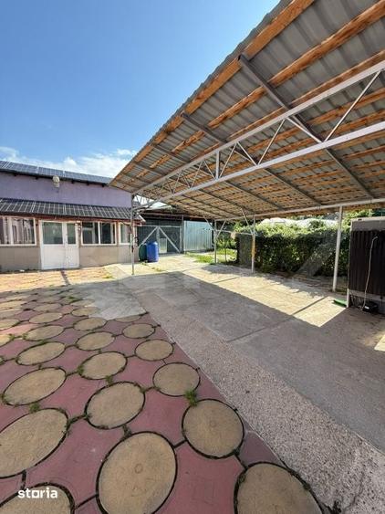 Casă cu 10 camere cu Teren 2714 Mp în Glod