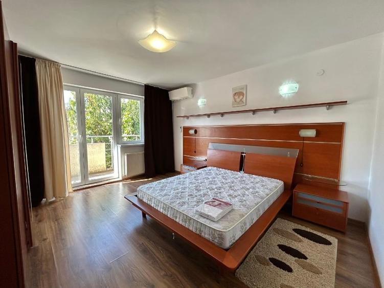 Duplex cu 5 camere cu Canalizare în Central