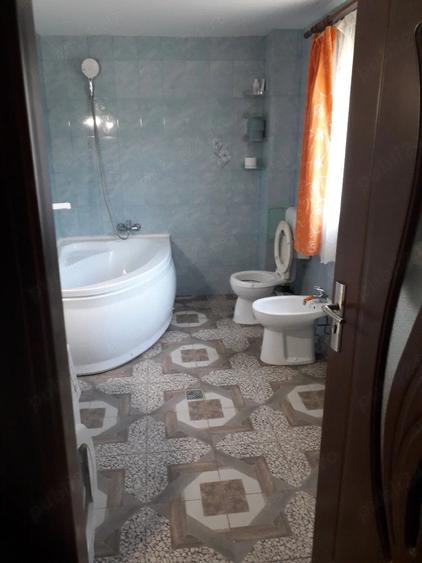 Casă cu Teren 300 Mp în Industrială