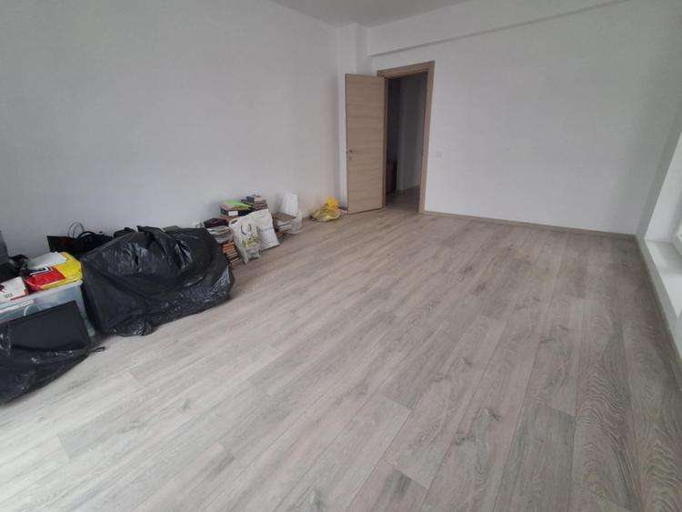 Apartament cu 3 camere decomandat în 1 Decembrie 1918