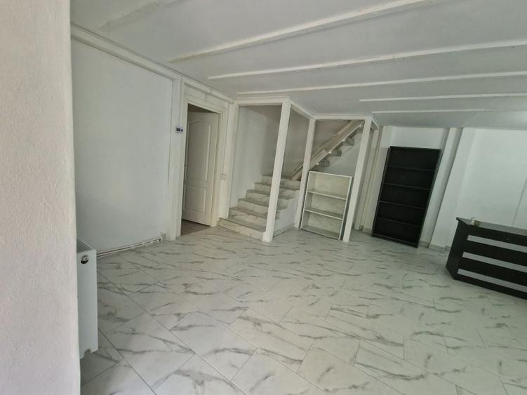 Spațiu comercial, de 70 mp, în Central