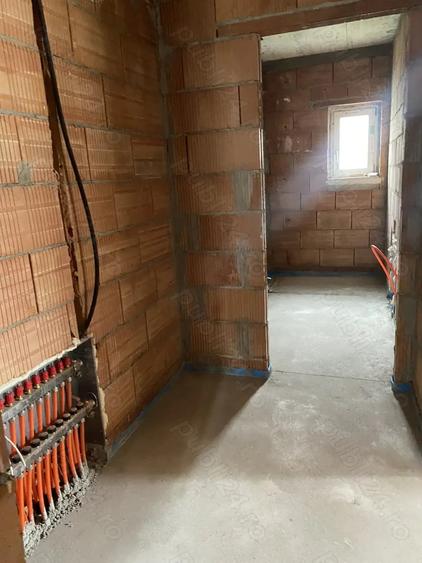 Zona Braytim, BLOC NOU, apartament 3 camere decomandat, etaj 1, 70 mp utili, pre? 2100 euro mp - 8