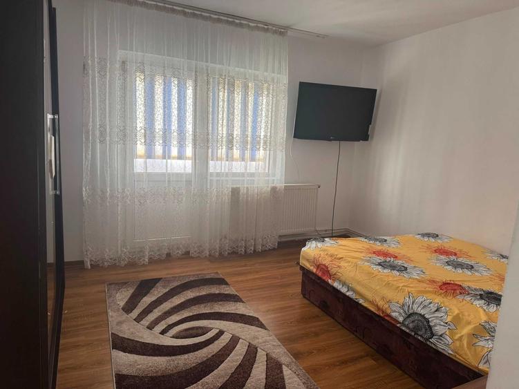 Apartament cu 2 camere decomandat în Micro 6